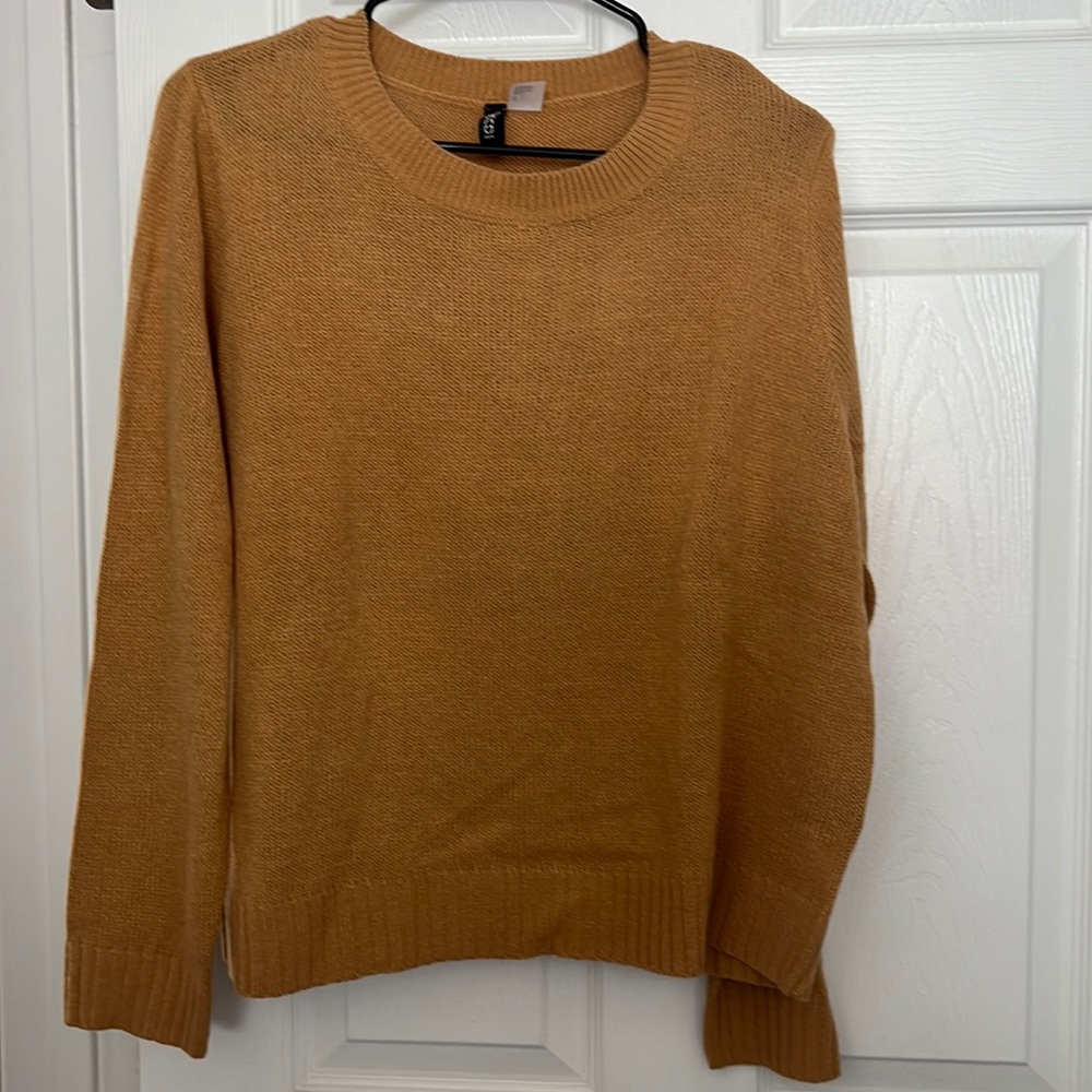 H&M DIVIDED CREWNECK SWEATER SIZE LARGE